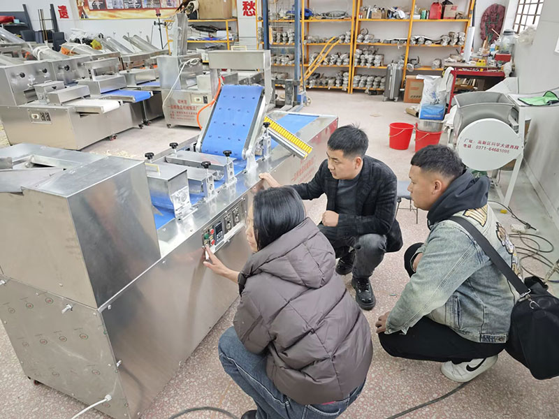 蘭州小伙創業做扯面拉條子批發(圖2) 多功能扯面拉條子機